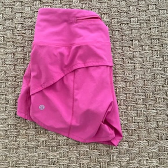 SONIC PINK- size 4 and four inch(small stain on the bottom) - Picture 4 of 6